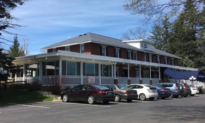 Central Lake Bed & Breakfast | Sunshine Room for 2 #7