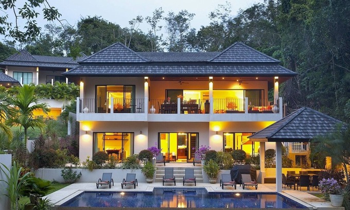 Rawai Villa | Sonnenstein Villa: 8 Schlafzimmer, privater Pool Villa, Strandnähe, Schlafmöglichkeiten für 19 Gäste