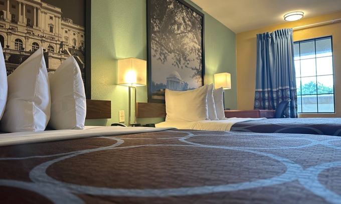 Alexandria West Hotel | Super 8 by Wyndham Alexandria/Washington D.C. Area