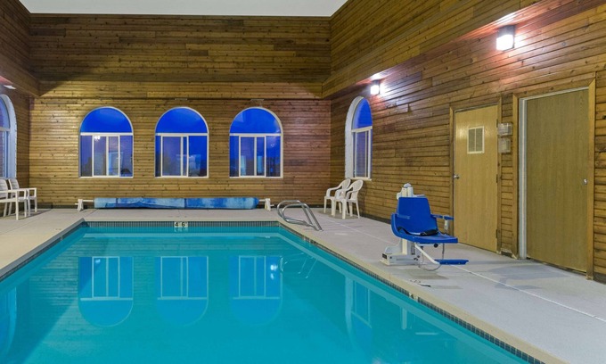 Green River Hotel | Super 8 by Wyndham Green River