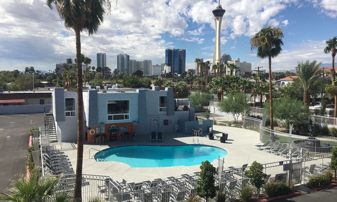 Las Vegas Hotel | Super 8 by Wyndham Las Vegas North Strip/Fremont St. Area