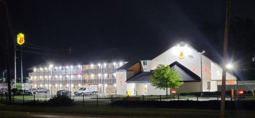 Vandalia Hotel | Super 8 by Wyndham Vandalia/Dayton International Airport