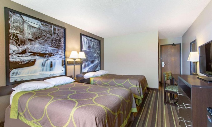 Weston Hotel | Super 8 by Wyndham Weston WV