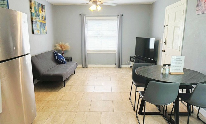 Southside Haus | Super Cute & Cozy Home Near Everything With Fenced Back Yard, TV, A C, W/ D