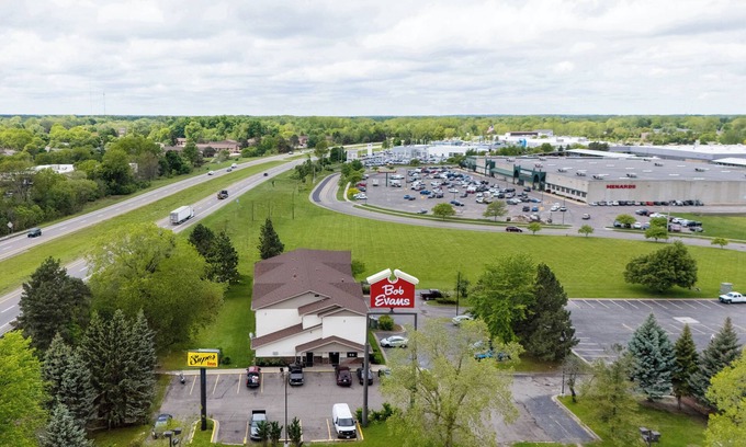 Lansing Hotel | Super Inn by OYO Lansing MI