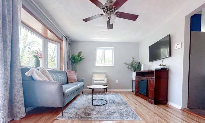 Crafton Haus | Super quiet 2 bedroom 2 beds house in excellent condition