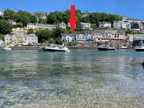 Looe Haus | Superb House in Looe, Near Beach and Bars with Great Views and free access to a nearby Indoor Swimming Pool