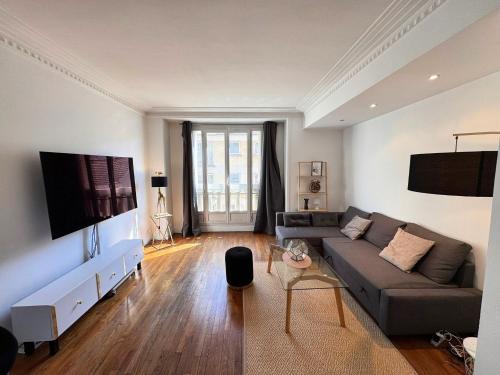 Asnieres-sur-Seine Wohnung | Superbe appartement Haussmanien à 4min de St Lazare et la Défense
