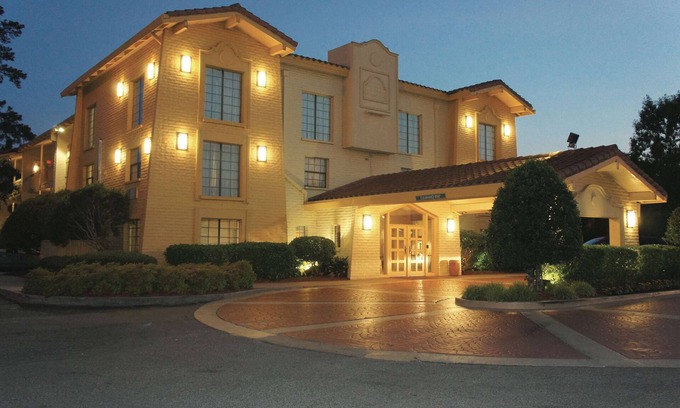 Alamogordo Hotel | SureStay Plus by Best Western Alamogordo White Sands