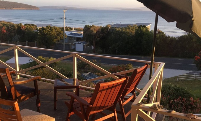 Dodges Ferry Haus | Surf Beach House - Park Beach - herrliche Aussichten, Sonne & Surfen. Spazieren Sie zum Strand.