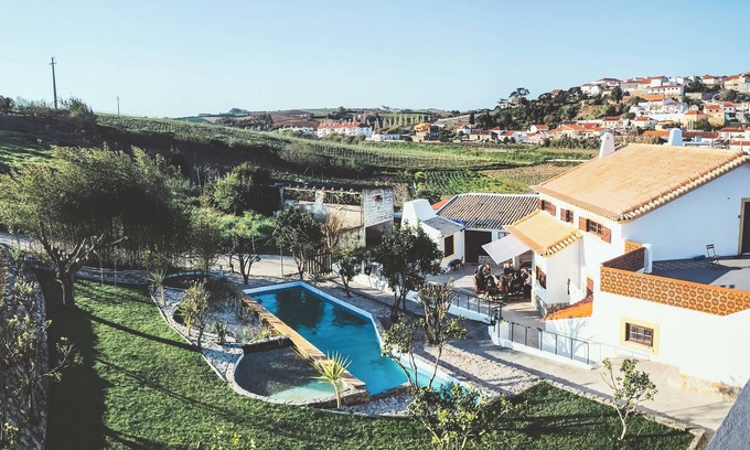 Lourinha Villa | Surf Villa mit großem Bio Garten, Pool und Hot Tub
