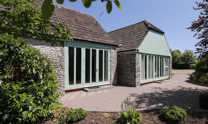 Chipping Sodbury Hütte | SWALLOW BARNS, family friendly, with a garden in Chipping Sodbury
