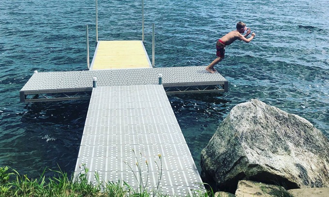 Belfast Haus | Swan Lake House