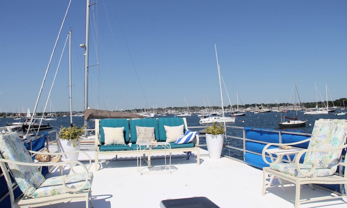 Ocean Drive Bootsverleih | Süße Sommerflucht am Hafen von Newport