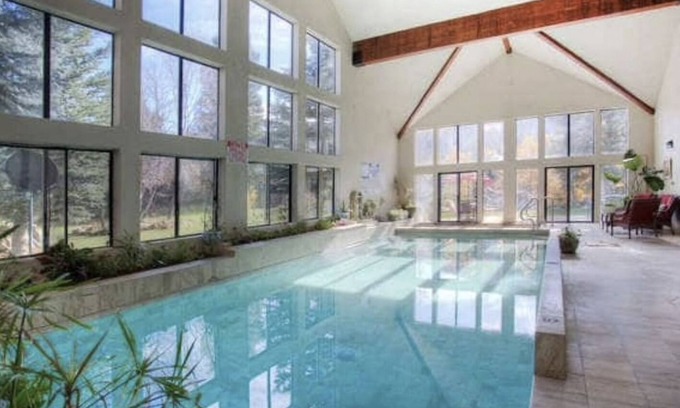 Snowbird Haus | SWIM, HIKE, SKI, LUXURY