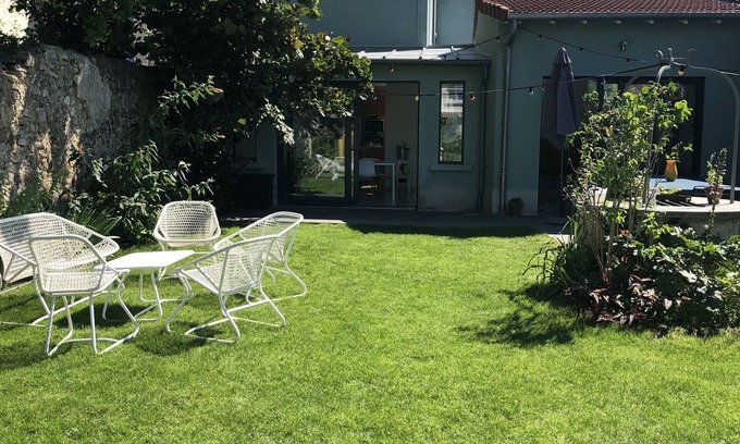 Montreuil Haus | Swimming pool and countryside just a stone's throw from Paris