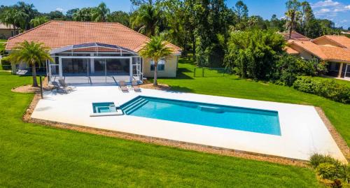 Groveland Haus | SWISS 56 - Lake Denise