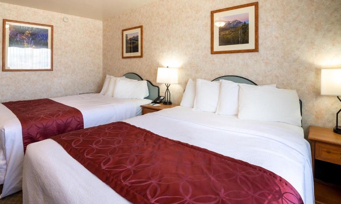 Heber Hotel | Swiss Alps Inn