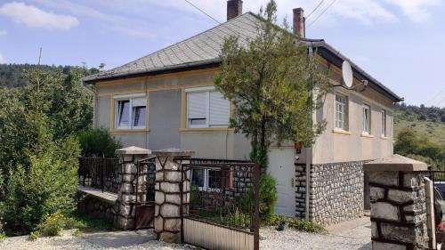 Aggtelek Haus | Szakál Vendégház