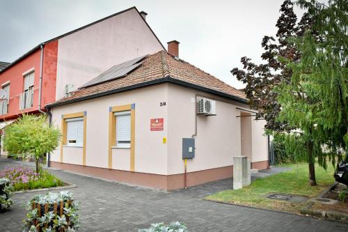 Morahalom Haus | Tömörkény utcai vendégház