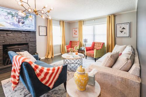 Mayo Meadow Haus | T-Town Bougie - Trendy and Fun! Only blocks from Expo Square