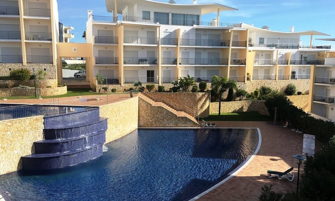 Albufeira Wohnung | T1 +1 Wohnung, renoviert, schöne Aussicht auf das Meer und den Hafen, WiFi & A / C