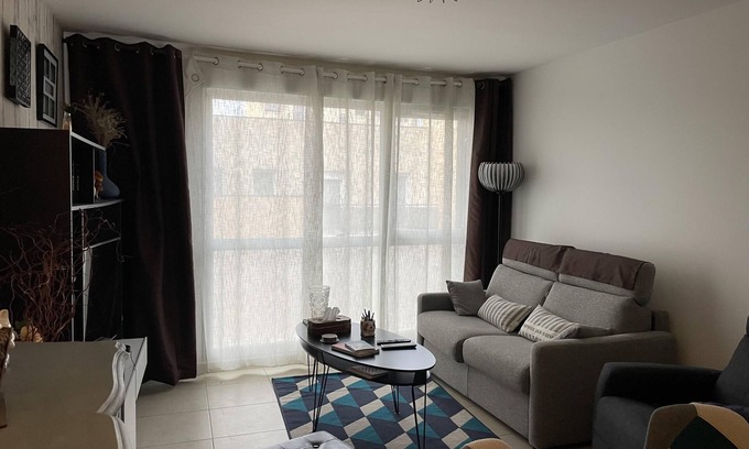 Romainville Wohnung | T2 with balcony near city center