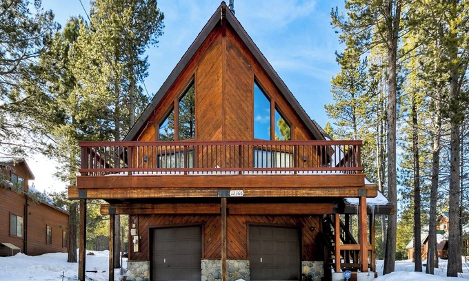 Truckee Haus | Tahoe Donner Luxury: 4bd / 3BA / Slp8-12 Rücken XCountry Skifahren