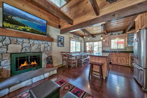 Country Club Estates Haus | Tahoe Townie - Cozy Cabin in South Lake Tahoe!