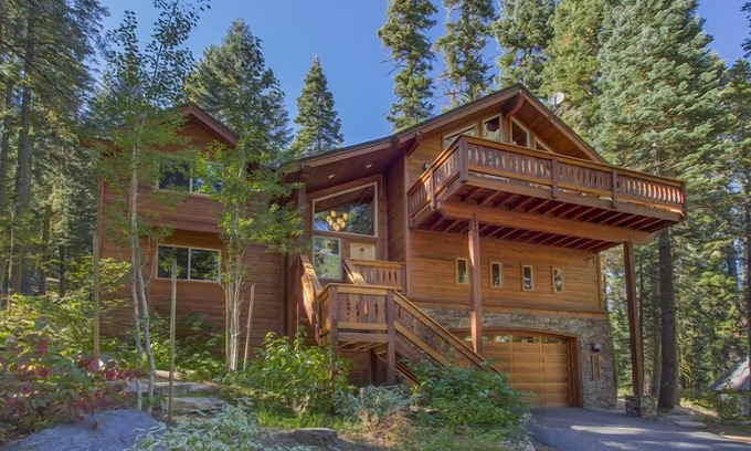 Tahoe Pines Haus | Tahoe Baumhaus: 5 BR / 3. 5 BA fünf Schlafzimmer in Homewood, Schlafmöglichkeiten für 12
