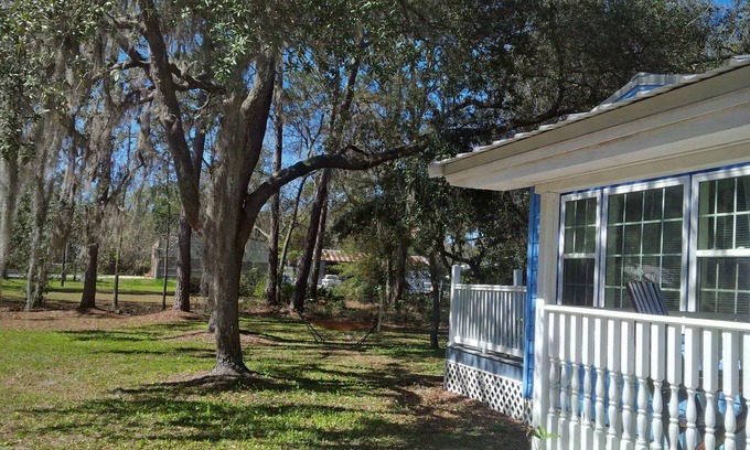 White Springs Hütte | Nehmen Sie es einfach im Suwannee River Cottage-Rustikaler Luxus