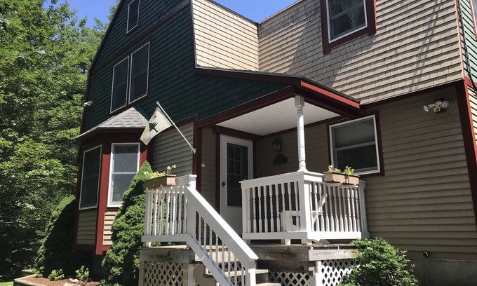 Hall Quarry Haus | Gut ausgestattetes Glücksspiel in der Nähe von Acadia's Echo Lake und Trails! Blick auf den Echo See ..