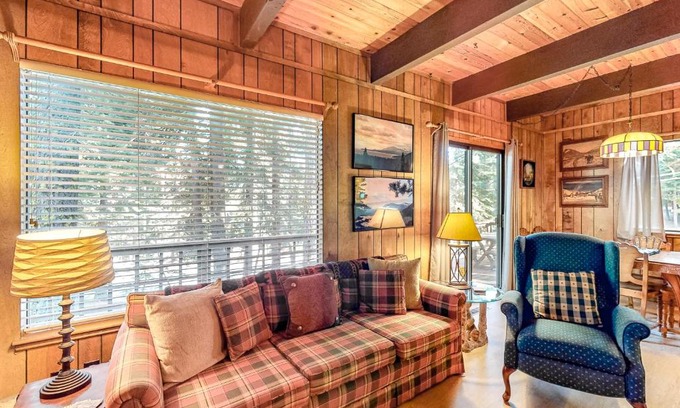 Tahoe City Haus | Talmont Trailhead Cabin