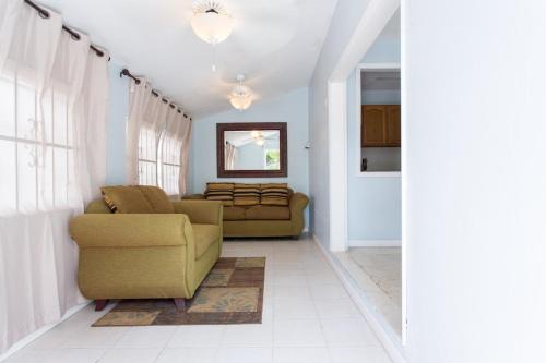 Nassau Haus | Tangerine Sunsets Murcott
