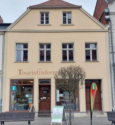 Tangermuende Haus | Tangermünde Zum S c h m u c k Giebel - Pension & FeWo