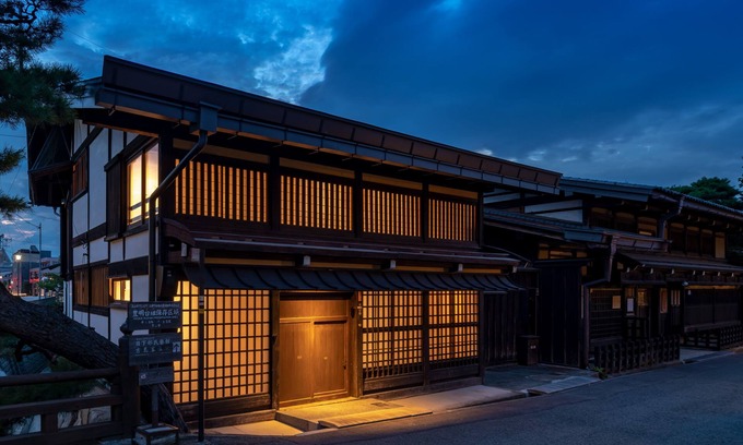 Hida Takayama Onsen Villa | TANIYA-Luxury Machiya House with a semi open-air bath