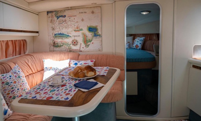 Isola del Borgo Antico Bootsverleih | Taranto in barca Boat and Breakfast