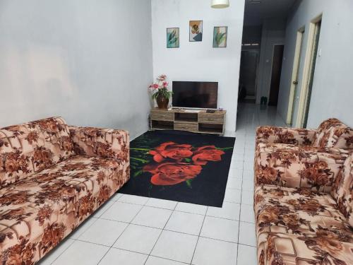 Kampung Rawa Haus | Taufiq 34 KLIA Sepang with 3 Airconds & Free Wi-Fi