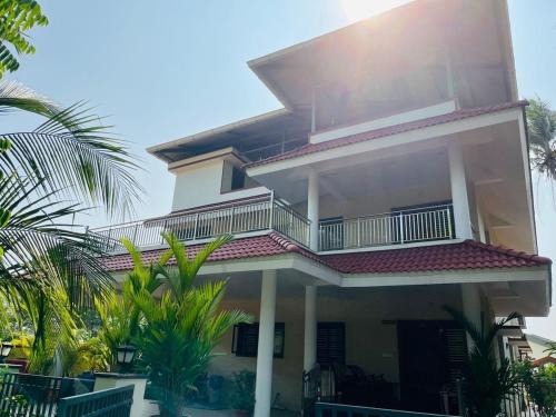 Adyar Haus | Tauro's Haven Homestay - Charming 3BHK, 4Bath Home