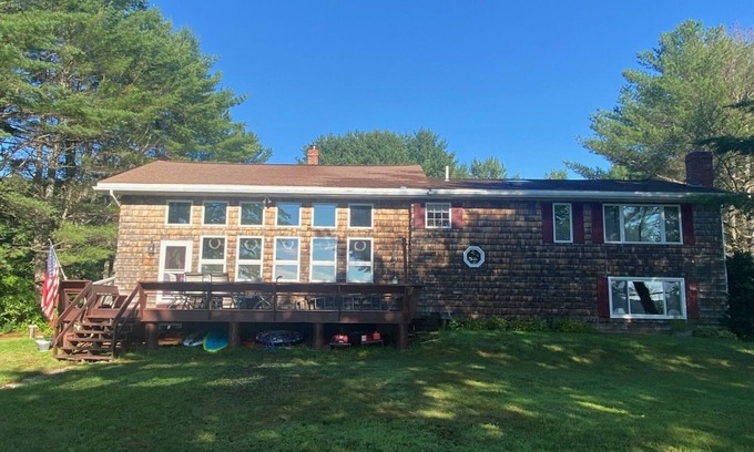 Auburn Haus | Taylor Pond Lake House with Private beach