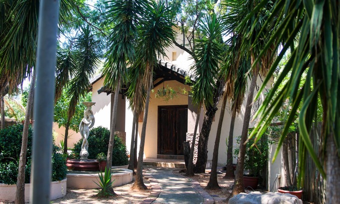 Rustenburg Haus | Thaba Legae Guest Lodge