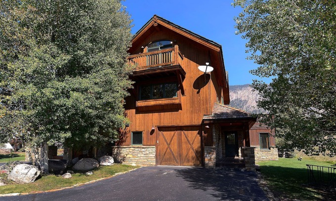 Crested Butte Haus | Auf dem 8. Green des Clubs in Crested Butte! Haustierfreundlich.
