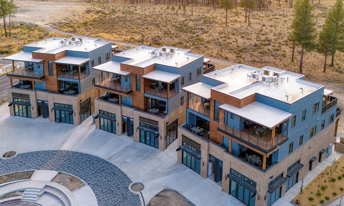 Bend Wohnung | The Aerie Suites by AvantStay – Modern Comfort with Mountain Views