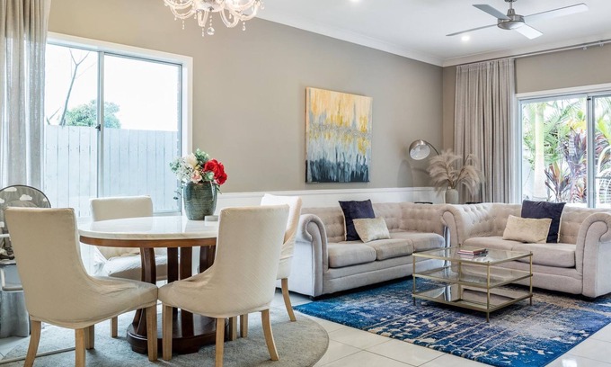 Northgate Haus | The Airport Stop Modern, 15min to Brisbane City