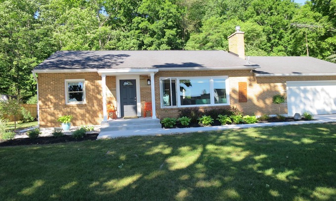 Traverse City Haus | SP3 - The Bay View Brick (Neuer Umbau mit atemberaubendem Blick auf die Bucht)