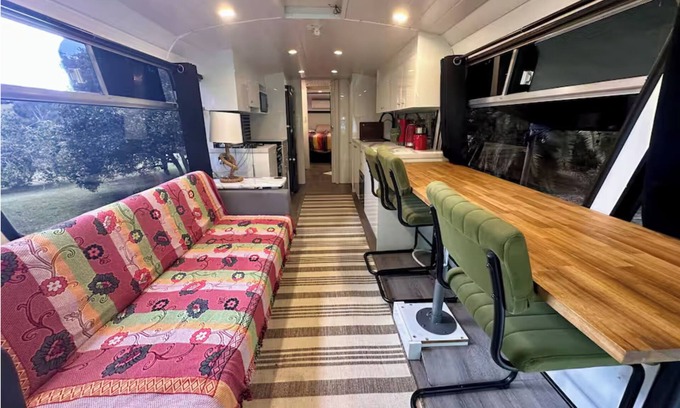 Bellingen Hütte | The Bello BigRig - Luxury Riverfront Bus Conversion, close to town, pet friendly
