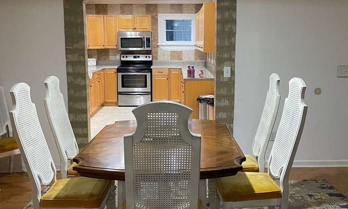 Cartersville Haus | The Best Location Cartersville Downtown. 2MI From LakePoint