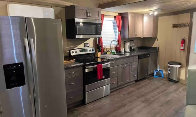 Hurricane Kabine | The Big Tiny White House