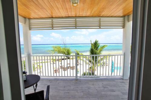 Colliers Bay Haus | The Blue Iguana at Cottages