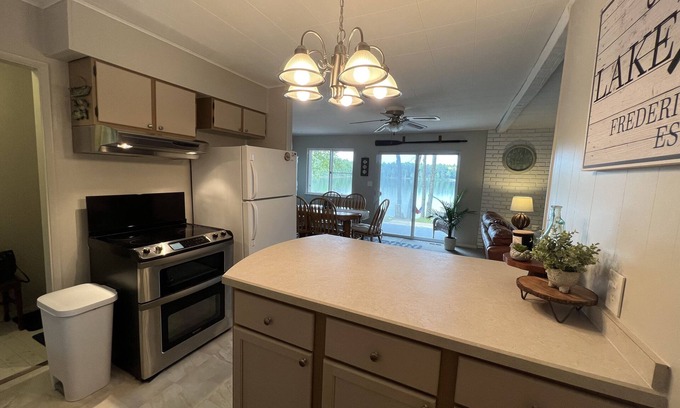 Frederic Hütte | The Bluegill Lake House- A Peaceful and Relaxing Getaway